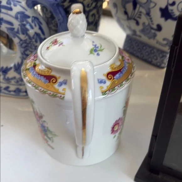 Limoges Floral Teapot White with Multicolor Design Beautiful condition no chips - Picture 8 of 9